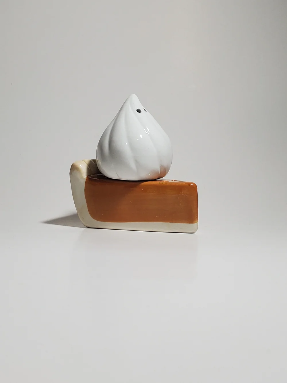 Pumpkin Pie HolidayThemed with Whipped-Topping Salt & Pepper Shaker Set NWOT